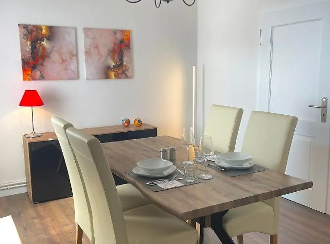 City Apartment, Ferienwohnung 3 Zkdb, Balkon, Dachgeschoss, Naehe Duesseldorf