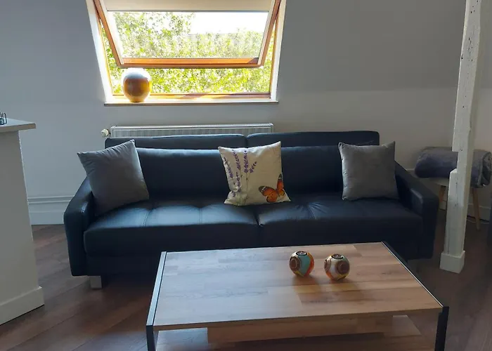 City Apartment, Ferienwohnung 3 Zkdb, Balkon, Dachgeschoss, Naehe Duesseldorf