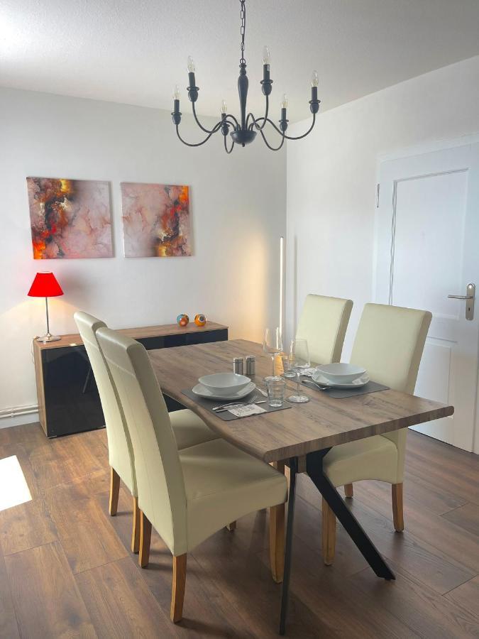 Апартаменты Apartment, 3 Zkdb, Balkon, Dachgeschoss, Naehe Duesseldorf Крефельд