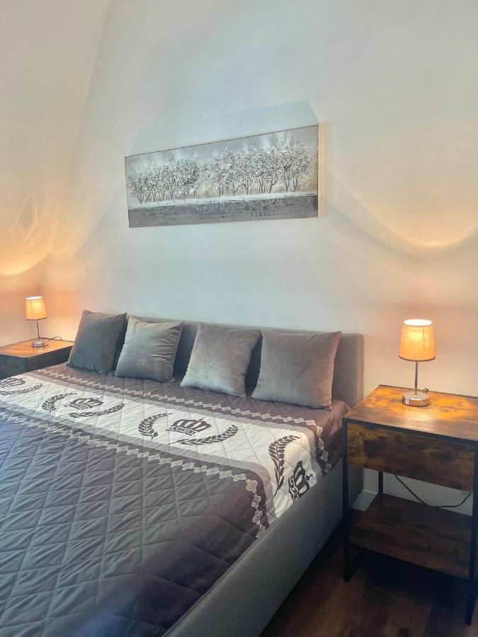 Apartment, 3 Zkdb, Balkon, Dachgeschoss, Naehe Duesseldorf