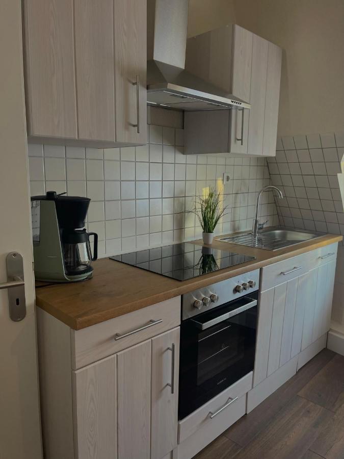 Апартаменты Apartment, 3 Zkdb, Balkon, Dachgeschoss, Naehe Duesseldorf *