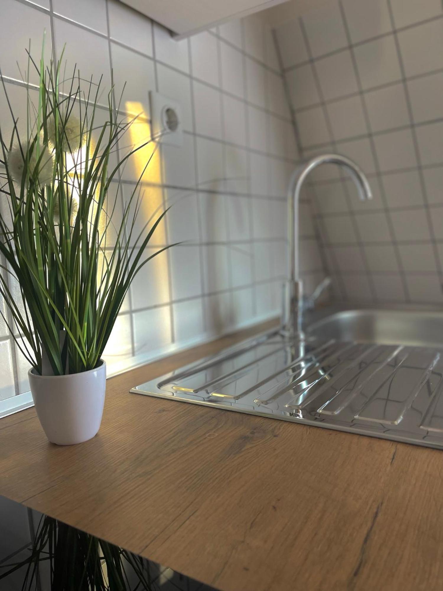 Apartment, 3 Zkdb, Balkon, Dachgeschoss, Naehe Duesseldorf * Krefeld