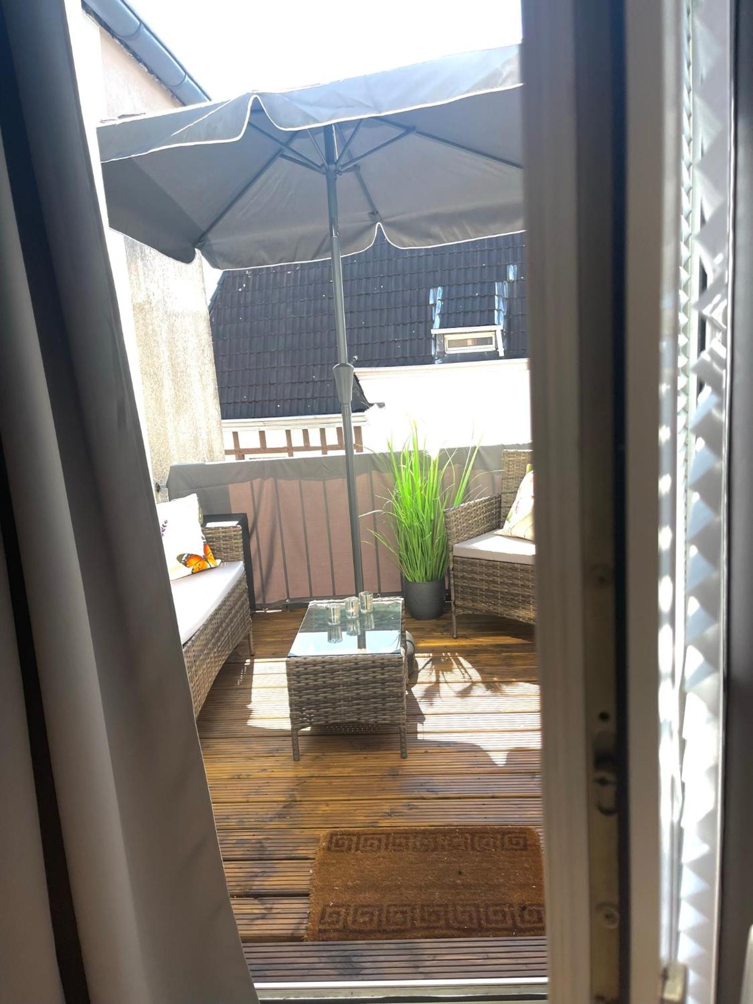 Apartment, 3 Zkdb, Balkon, Dachgeschoss, Naehe Duesseldorf Appartement Krefeld