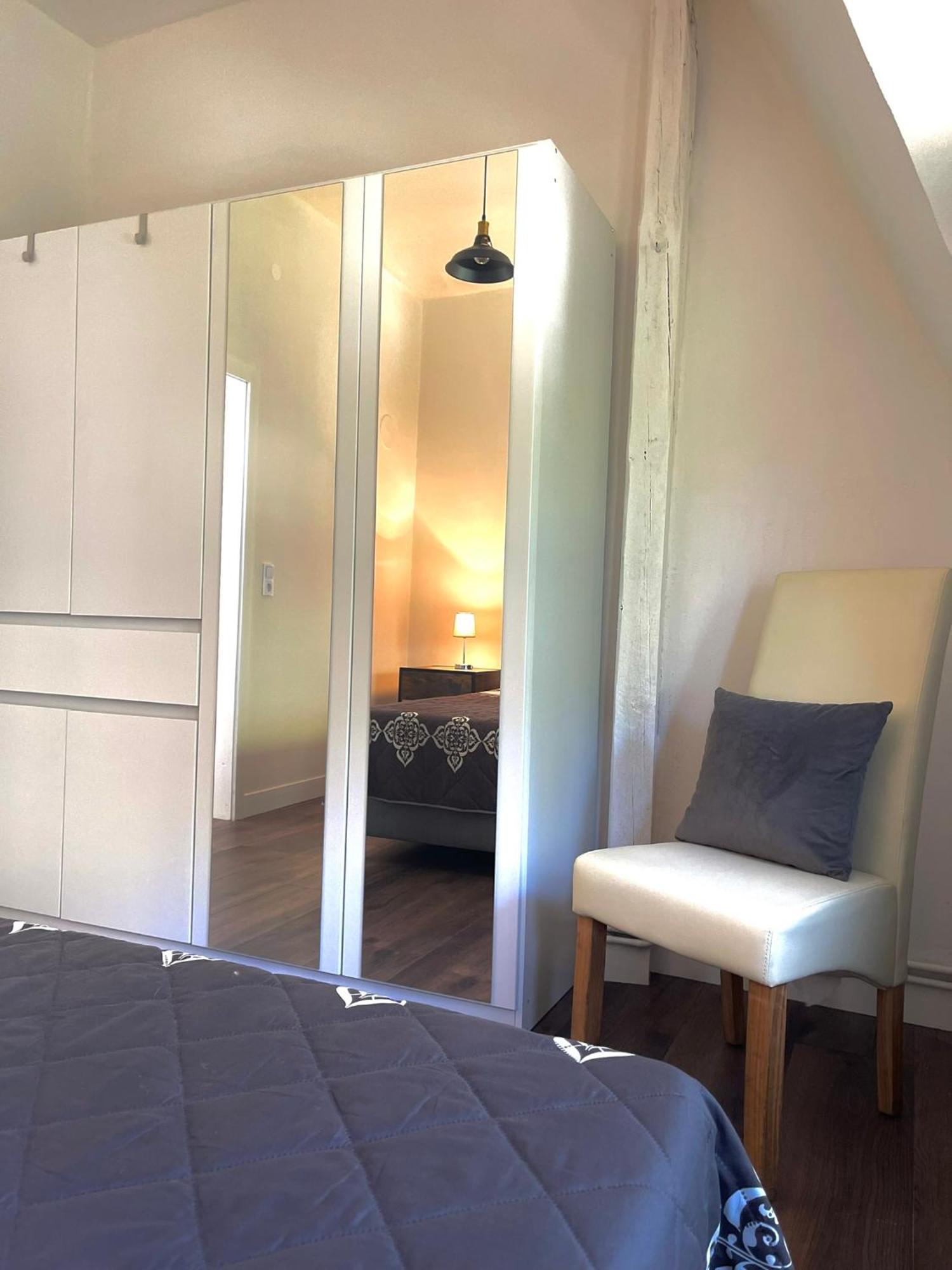 Apartment, 3 Zkdb, Balkon, Dachgeschoss, Naehe Duesseldorf *